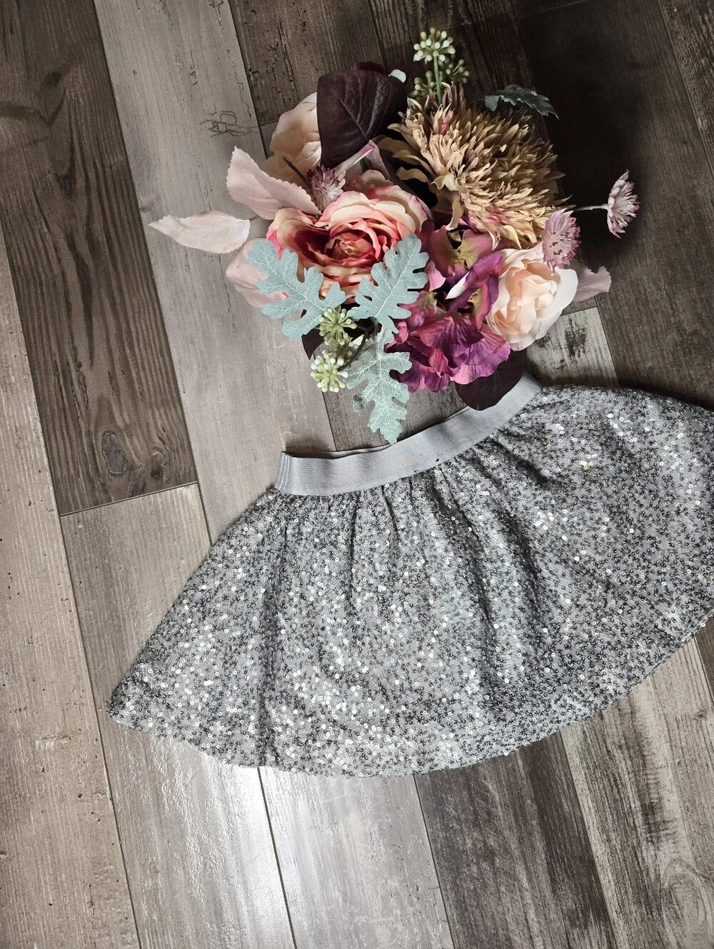 GapKids Girls XS 4‑5 Silver Sequin Mini Skirt